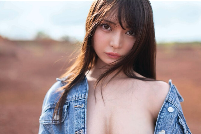 裸デニム姿公開！胸デカすぎ！！もはや見えてる？】グラビアアイドル似鳥沙也加の2nd写真集【Colon(コロン)】発売！ | Glam（グラム）